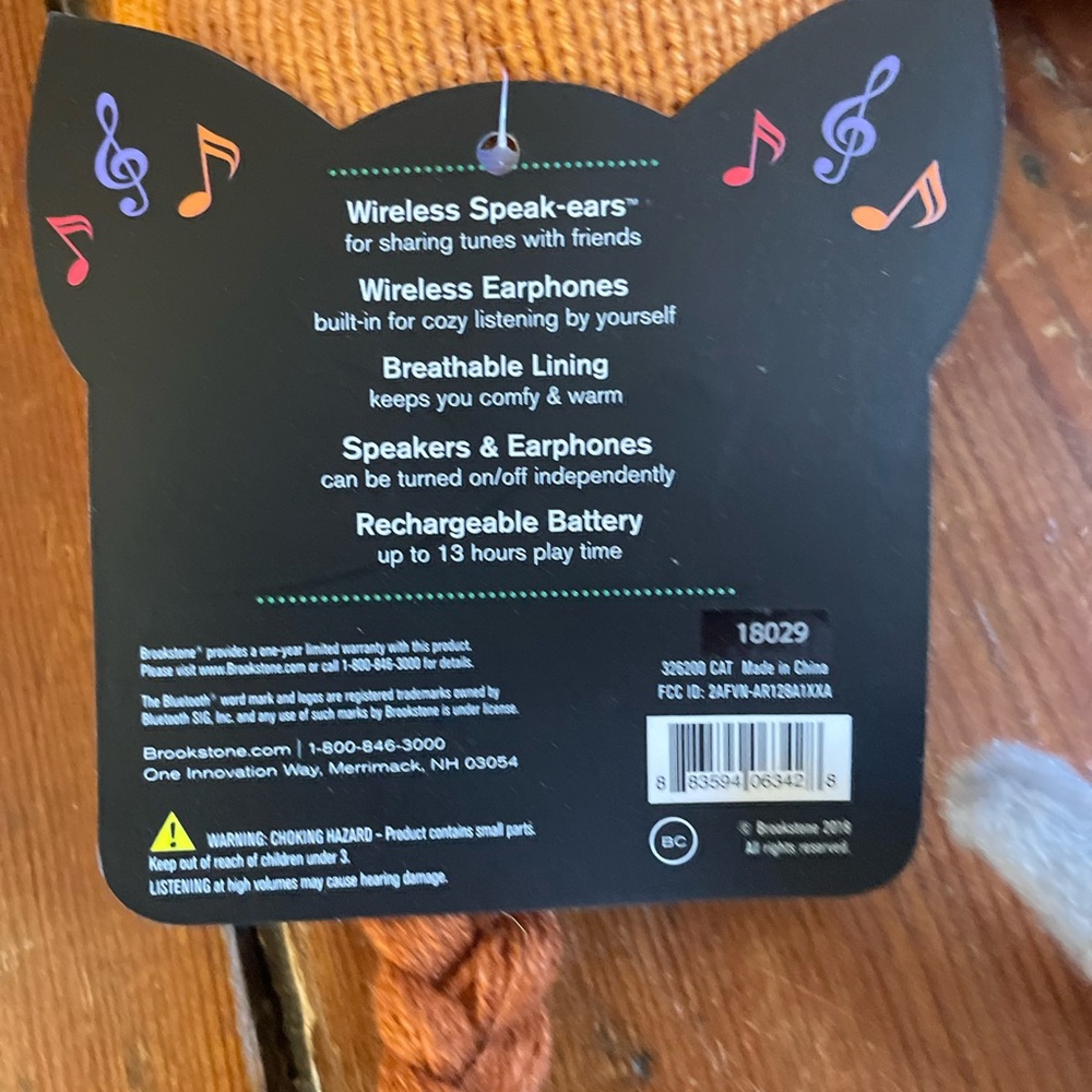 NWT Brookstone Cat hat w/ wireless earbuds - Picture 2 of 6